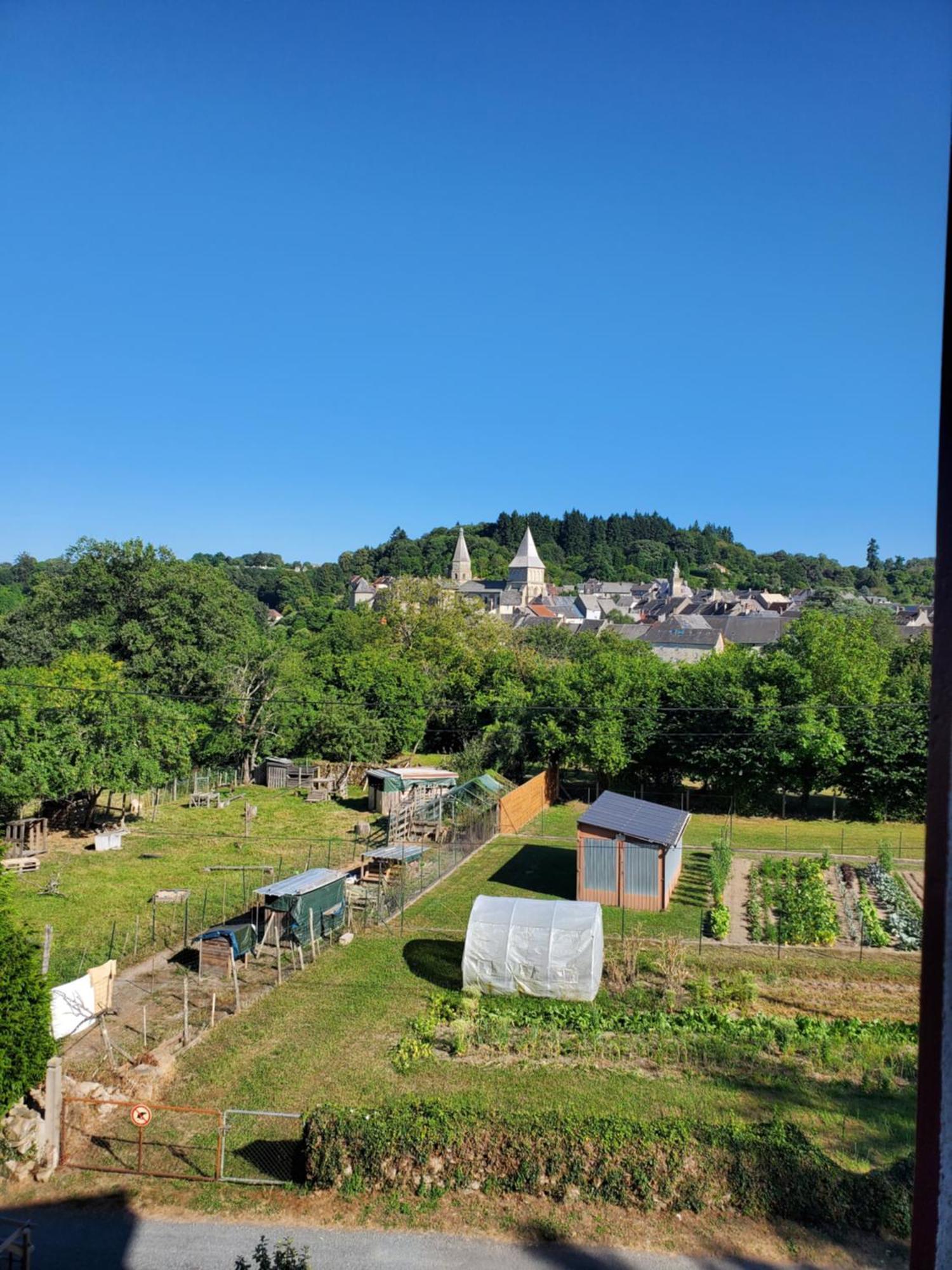Aux Cieux Apartment Benevent-l'Abbaye ภายนอก รูปภาพ